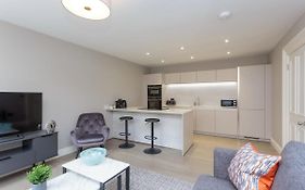 Dragon Suites - Edinburgh City Centre 1 Bed Apartment